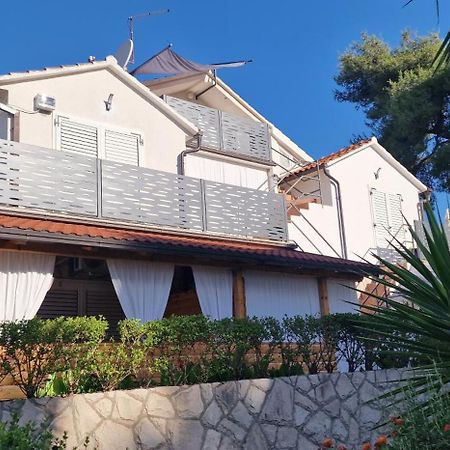 Apartmani Dutkovic Vrboska Exterior photo