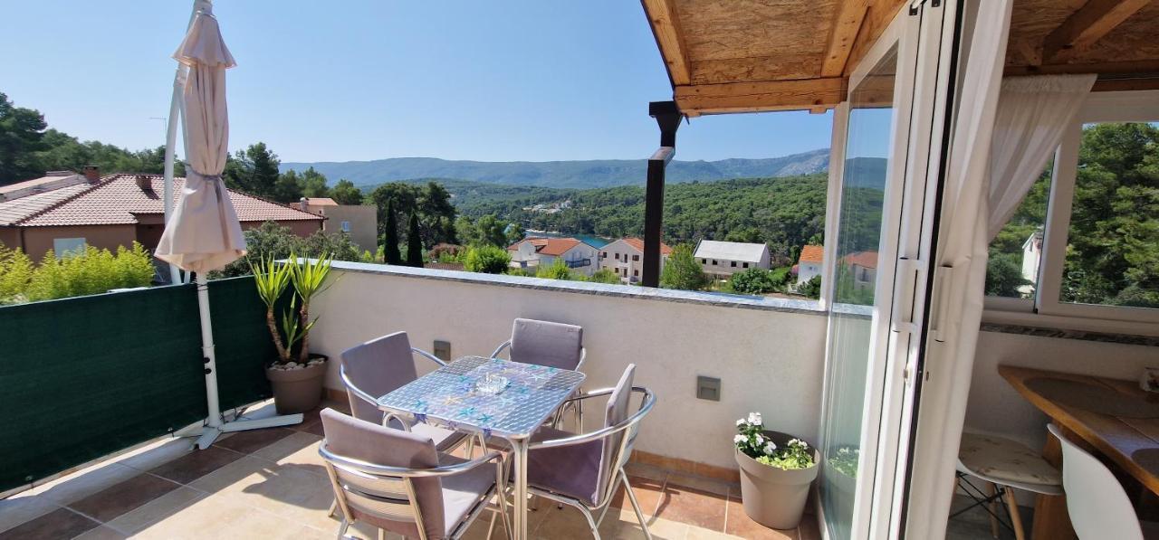 Apartmani Dutkovic Vrboska Exterior photo