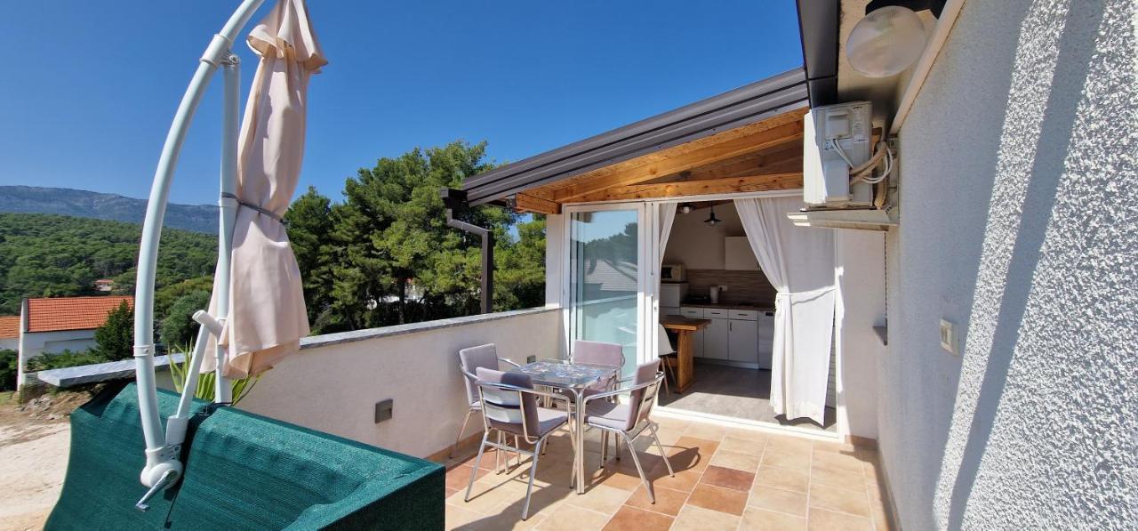 Apartmani Dutkovic Vrboska Exterior photo