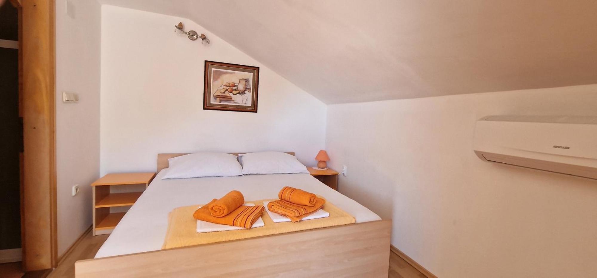 Apartmani Dutkovic Vrboska Exterior photo