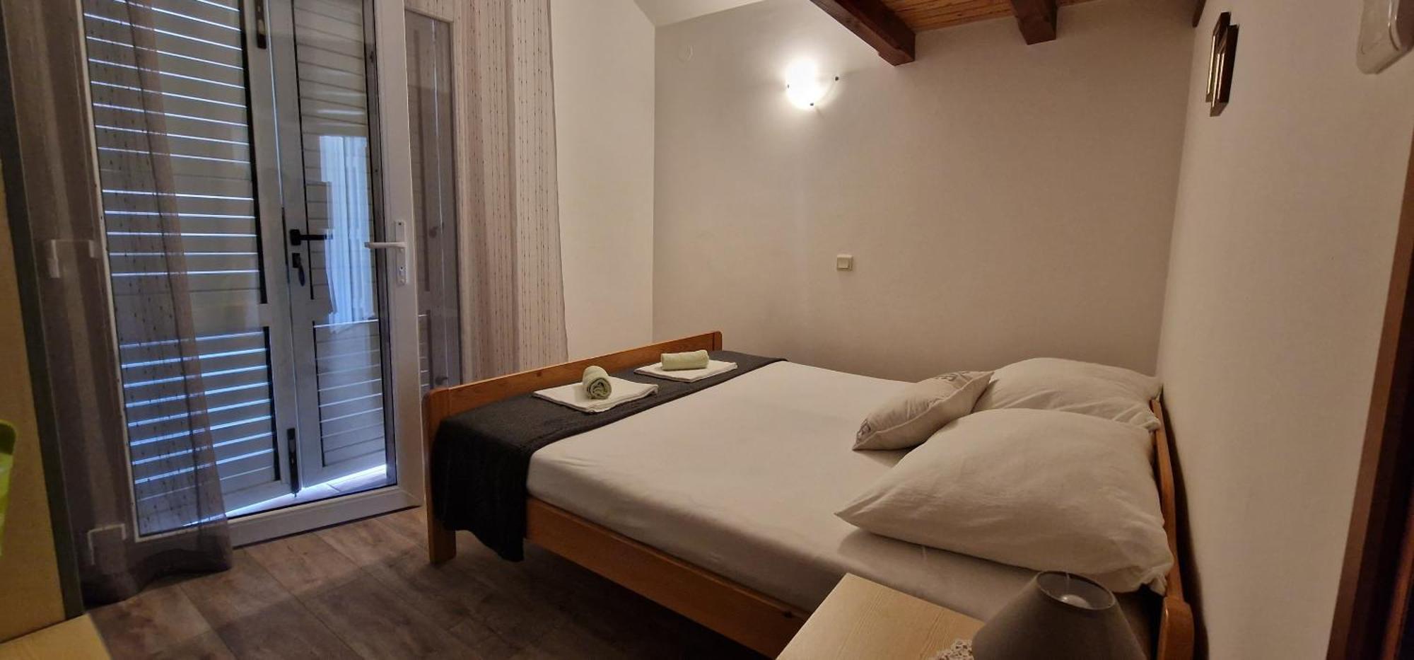 Apartmani Dutkovic Vrboska Exterior photo