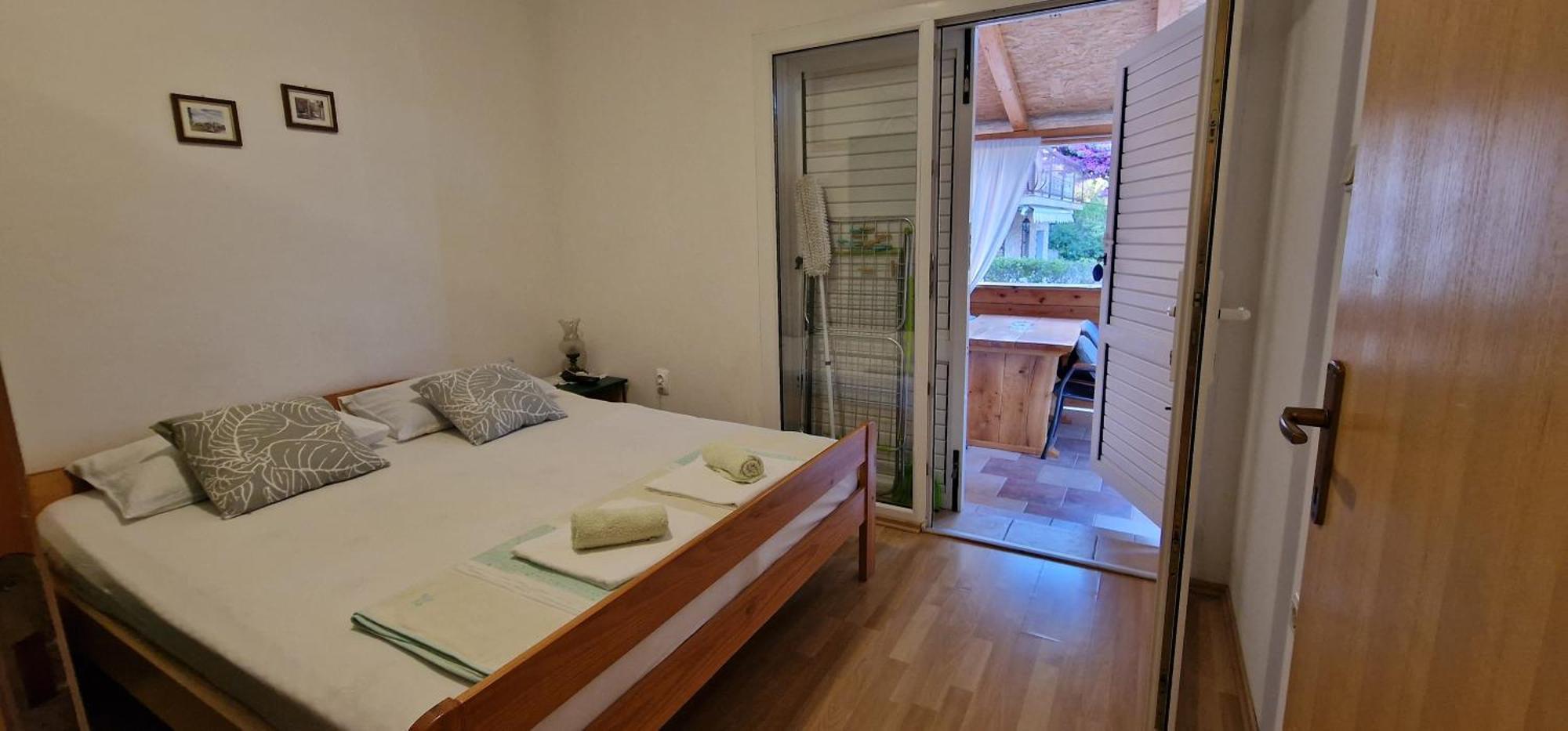Apartmani Dutkovic Vrboska Exterior photo